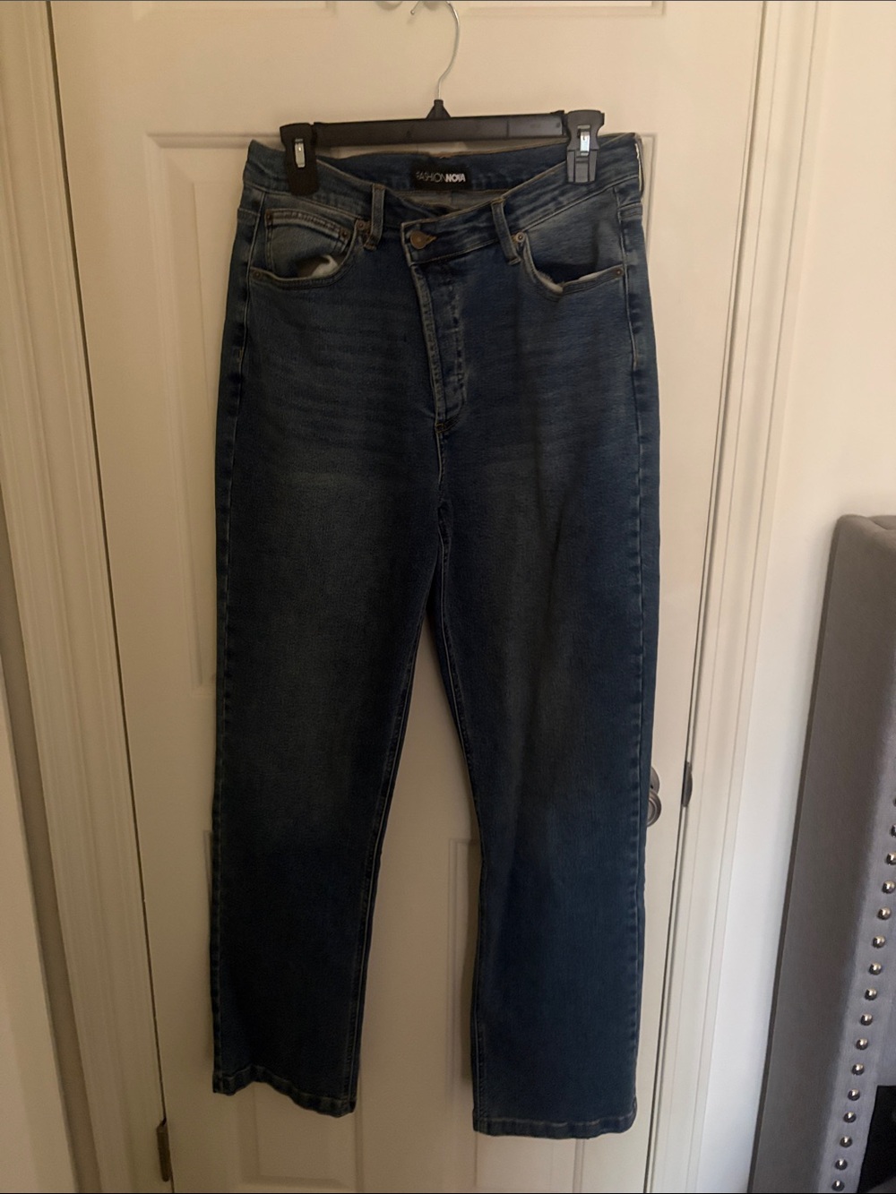 Fashion Nova Men’s Straight Jeans in Dark Blue Wash